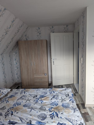 Eingang und Schrank.
